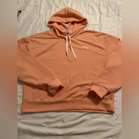 Puma Tops - Puma woman’s hoodie Sweatshirt size small orange shortcut keep your dry